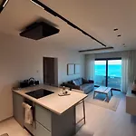 Lazuli Sea View & Pool Ap 502 Daire *