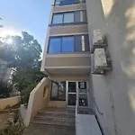 Lazuli Sea View & Pool Ap 502 Daire