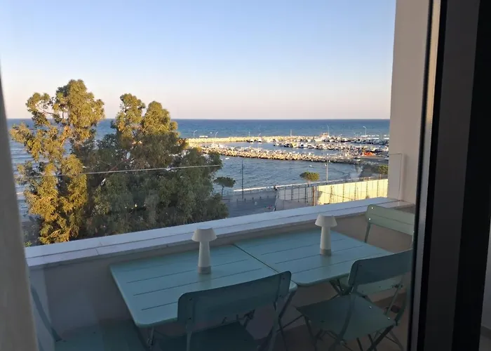 Lazuli Sea View & Pool Ap 502 Апартаменты Ларнака