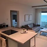 Lazuli Sea View & Pool Ap 502 Ларнака