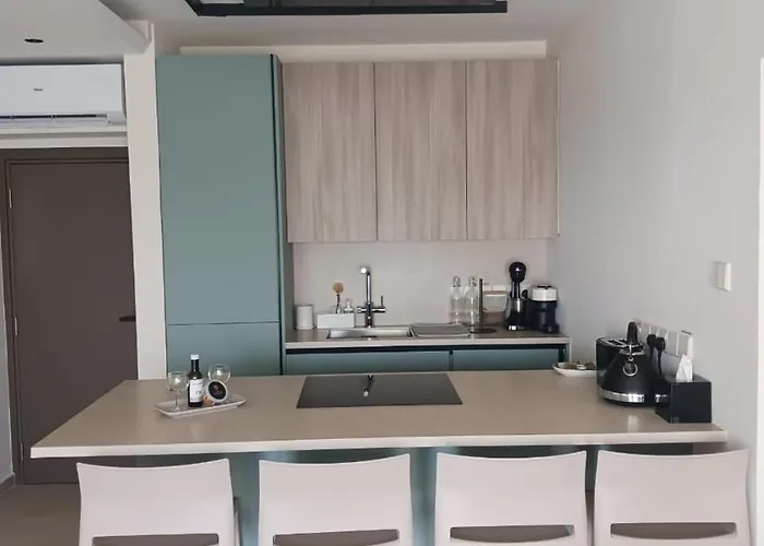 Lazuli Sea View & Pool Ap 502 Apartment *